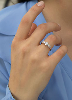 18ct White Gold 0.94ct Lab Created Diamond Graduated Half-Eternity Ring