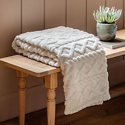 Chic Living Cream Chunky Cable Knit Throw