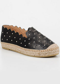 Kanna Perforated Scalloped Pumps