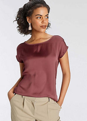 Laura Scott Printed V-Neck Zip T-Shirt | Freemans