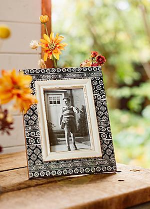 Sass & Belle Cornice Portafoto Folk Floreale - Legno E Vetro, Colori Blu, Giallo, Rosa, 16x21 Cm - 4