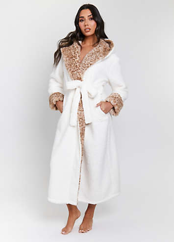 silk dressing gown with fur trim Defitshape Women's Long Robe Satin Luxury Faux Fur Trim Bridal Robes Silk  Bathrobe Summer Long Sleeve Bridesmaid Sleepwear White Medium