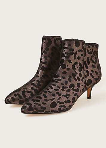 Leopard pointed toe outlet ankle boots