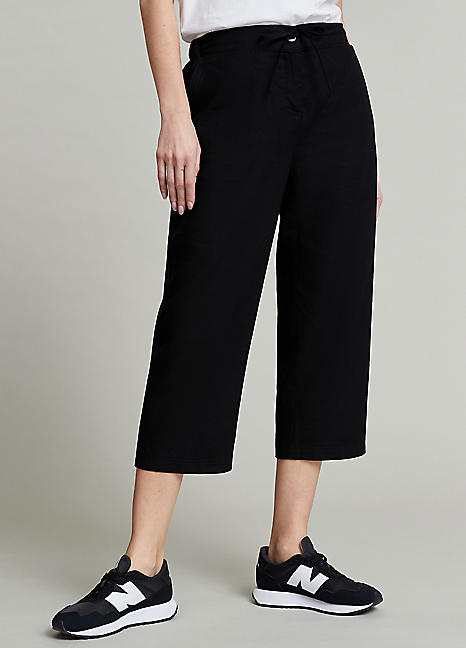 Freemans White Linen Crop Trousers