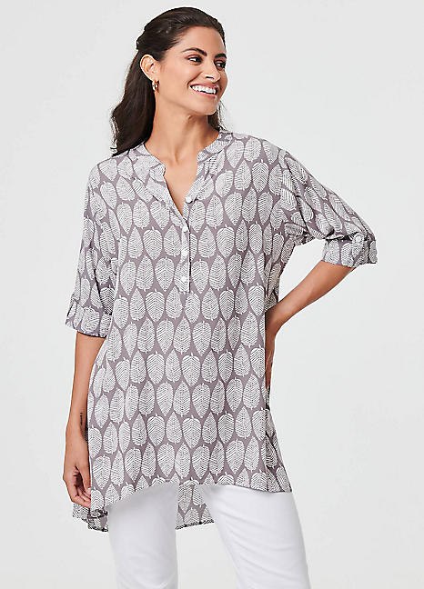 Izabel London Leaf Print Short Sleeve Curve Hem Blouse Kaleidoscope