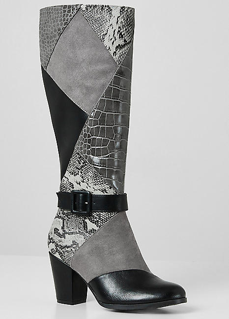 flat heeled black boots