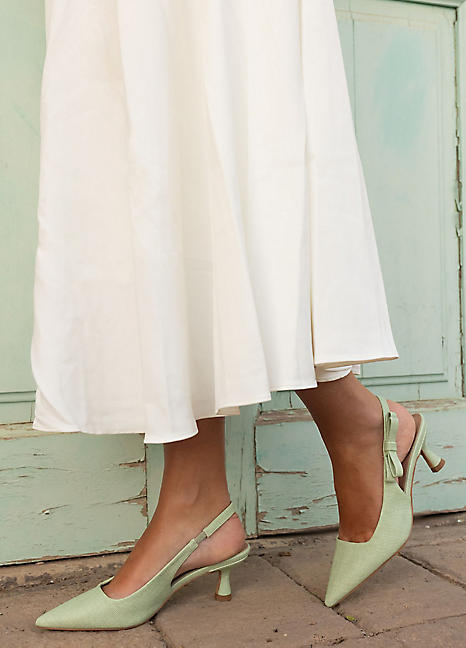 Novo Shoes White Mid Heel Shoes Buy Novo White Inatro Round Toe