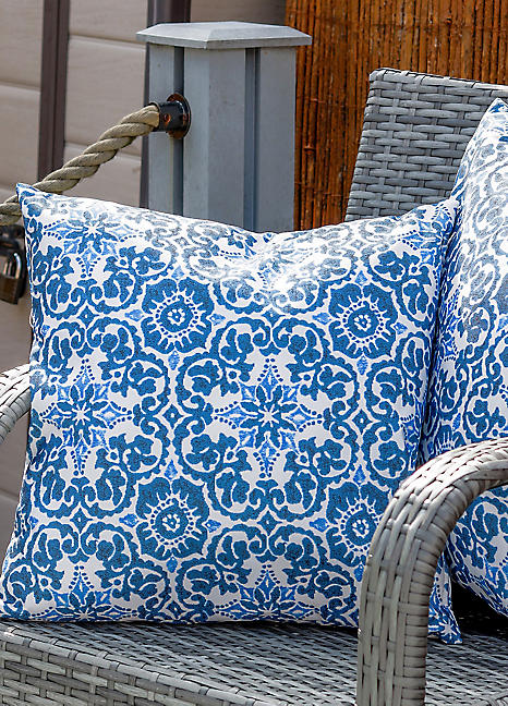 Blue outdoor deals cushions