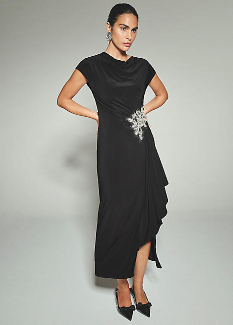 sleeveless shift dress