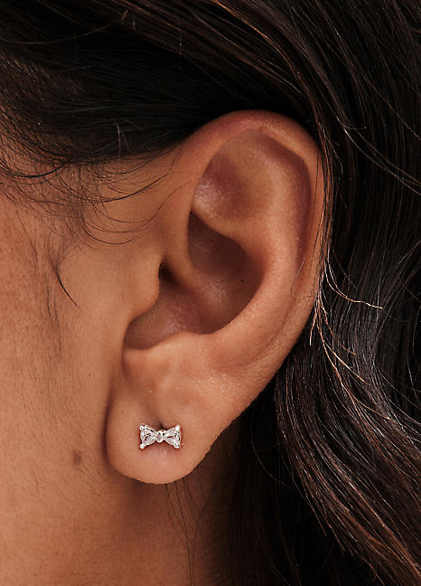 Shops Bow bow zircon stud earrings