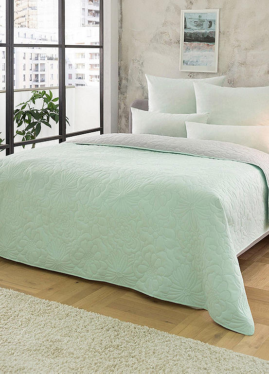 Myla Floral Bedspread Blanket