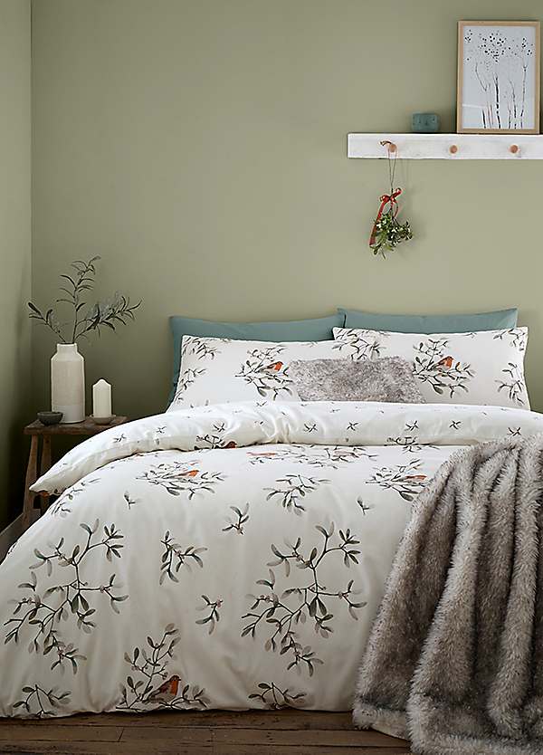 Catherine Lansfield Mistletoe Robins Brushed Cotton Christmas