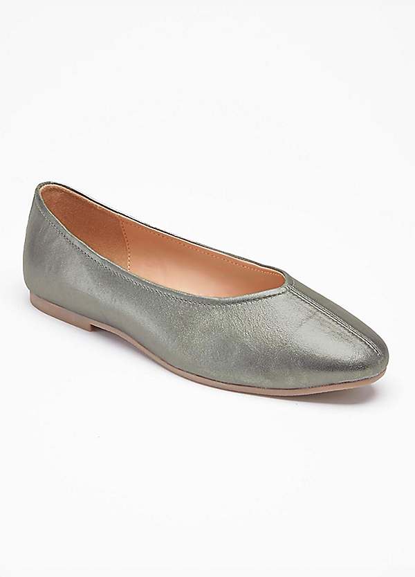 Pointy slip on shoes online