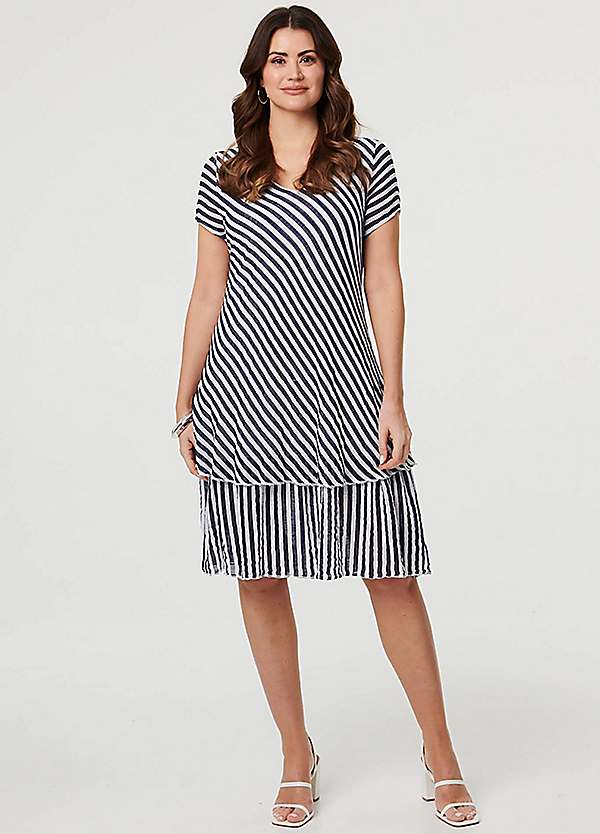layered knee length dress Izabel London Striped patou_days_extra