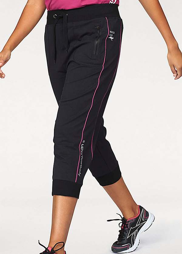 three quarter length joggers