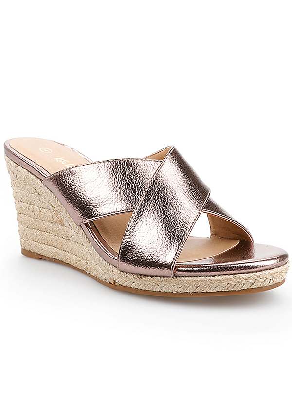 tory burch heart flip flop