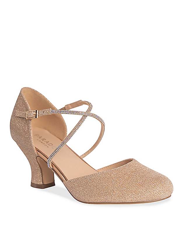 Champagne shoes 2025 low heel