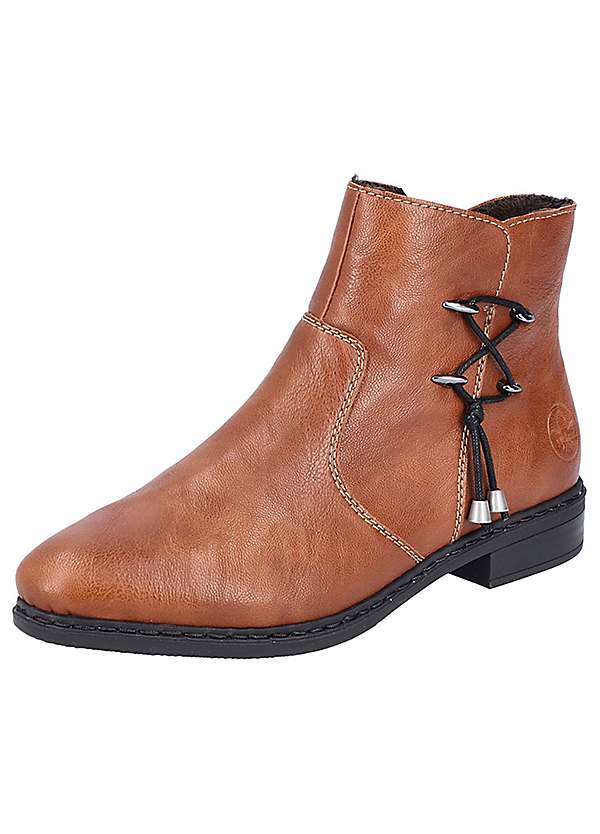 Stylish flat deals ankle boots