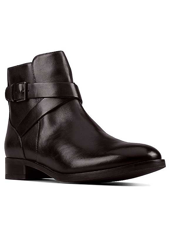 clarks wide fit ankle boot